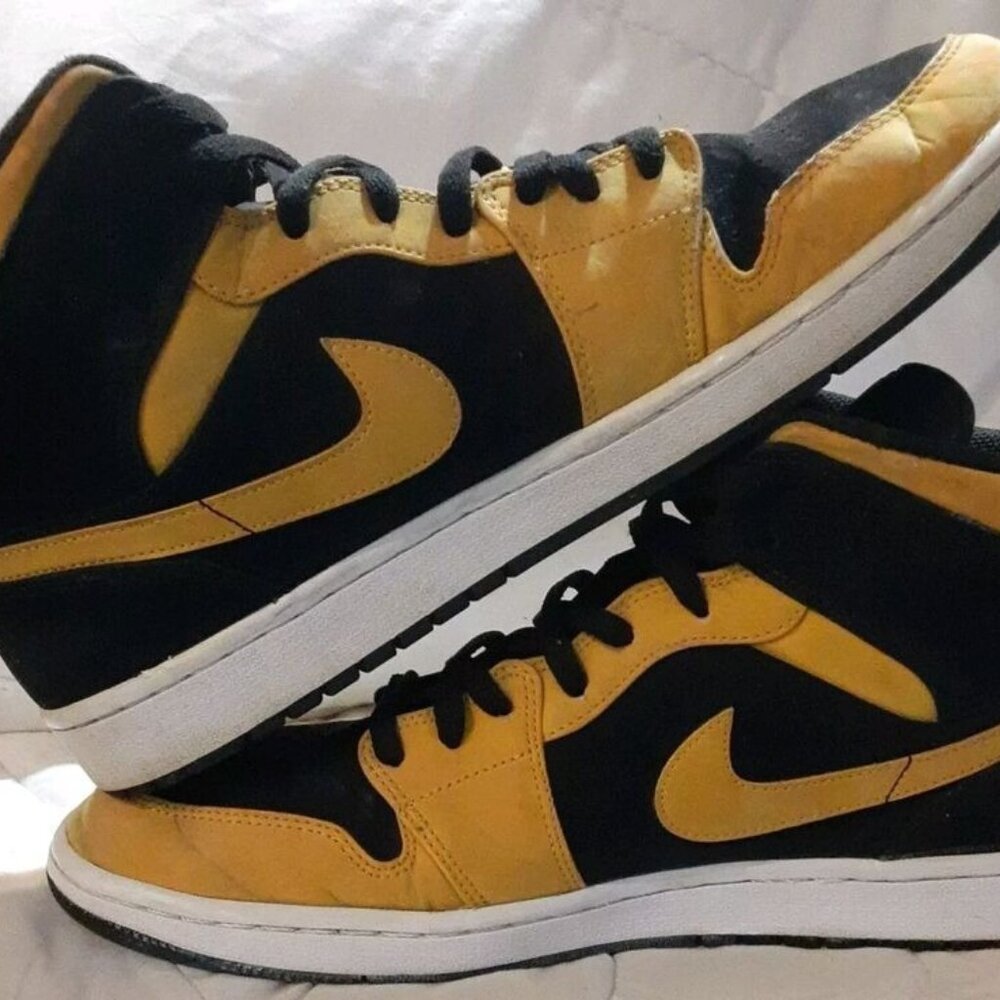 Size 12 - Air Jordan 1 Retro Mid Reverse New Love